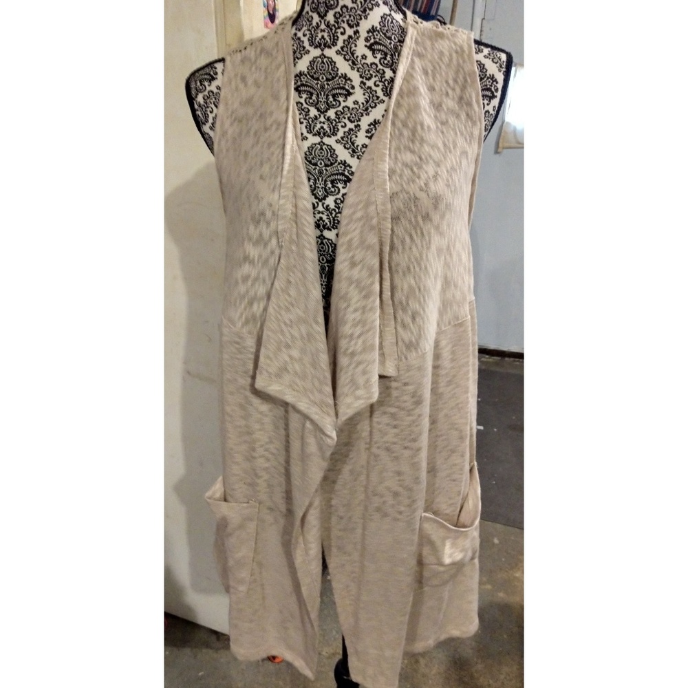No Boundaries L Tan Vest